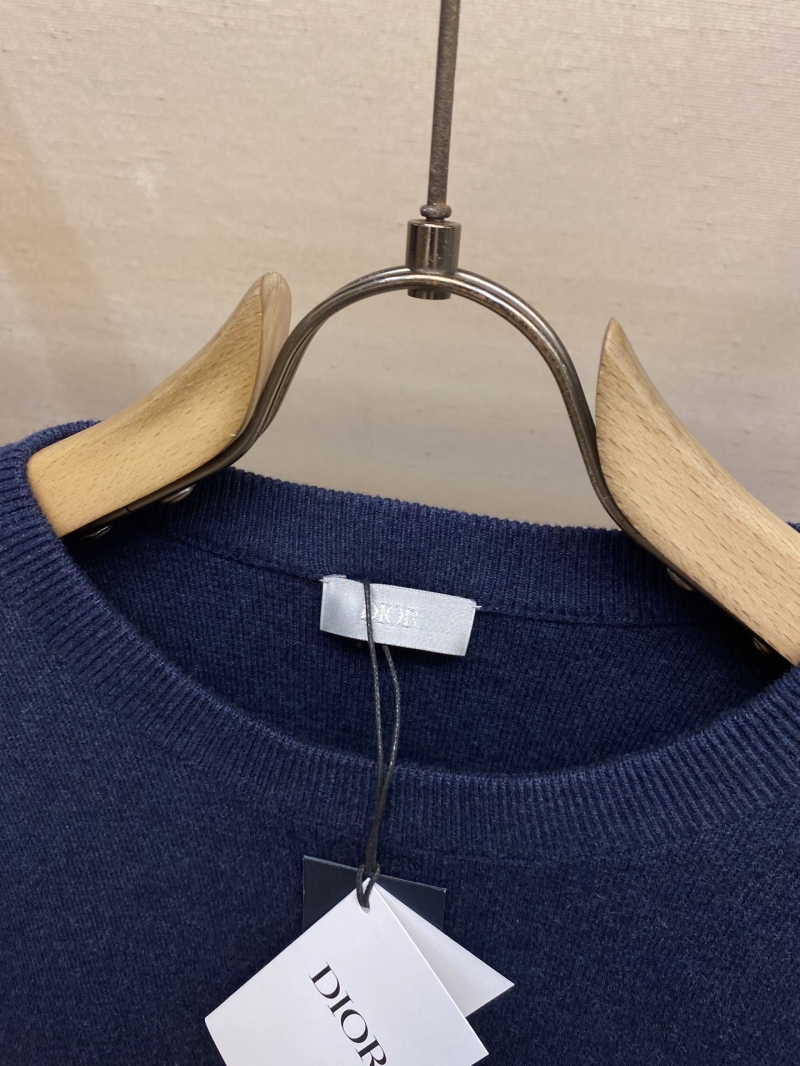 chr1st1an D10r sweaters